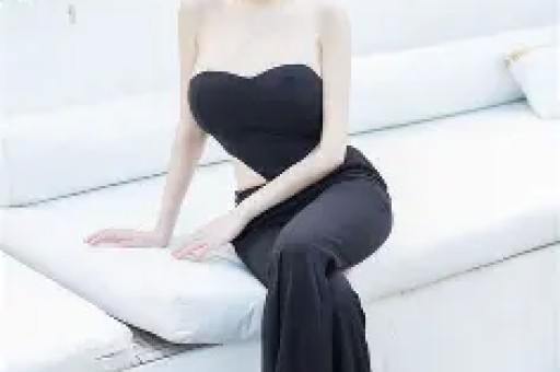 全网炸锅！梅拉尼娅公开演讲朗读吃力遭群嘲舆论反讽打脸舆论乱象