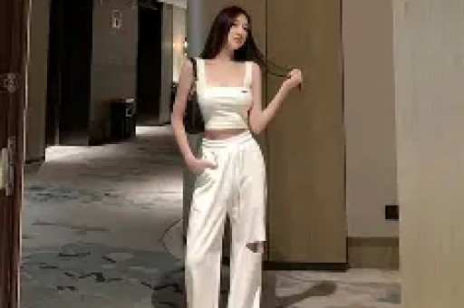 冉莹颖人设崩了想和邹市明收入AA女方账号被冲 网友神评太扎心